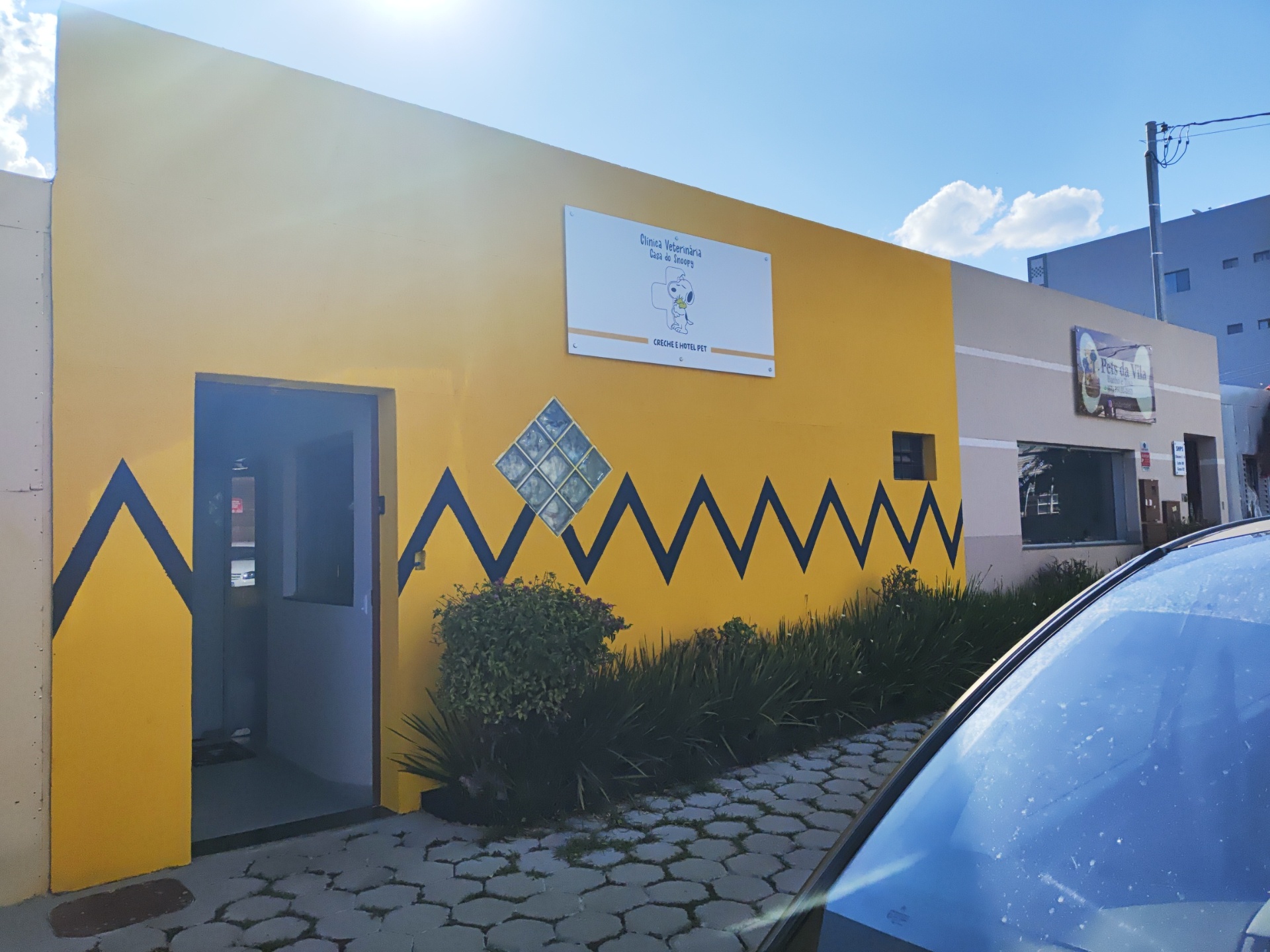 Fachada da Clínica Veterinária Casa do Snoopy em Ceilândia